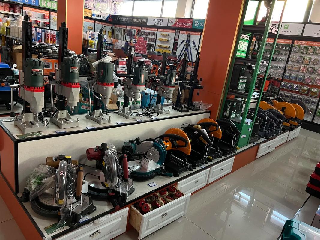 沂水南方五金機電,是一家大型綜合類五金機電公司,經營面積25